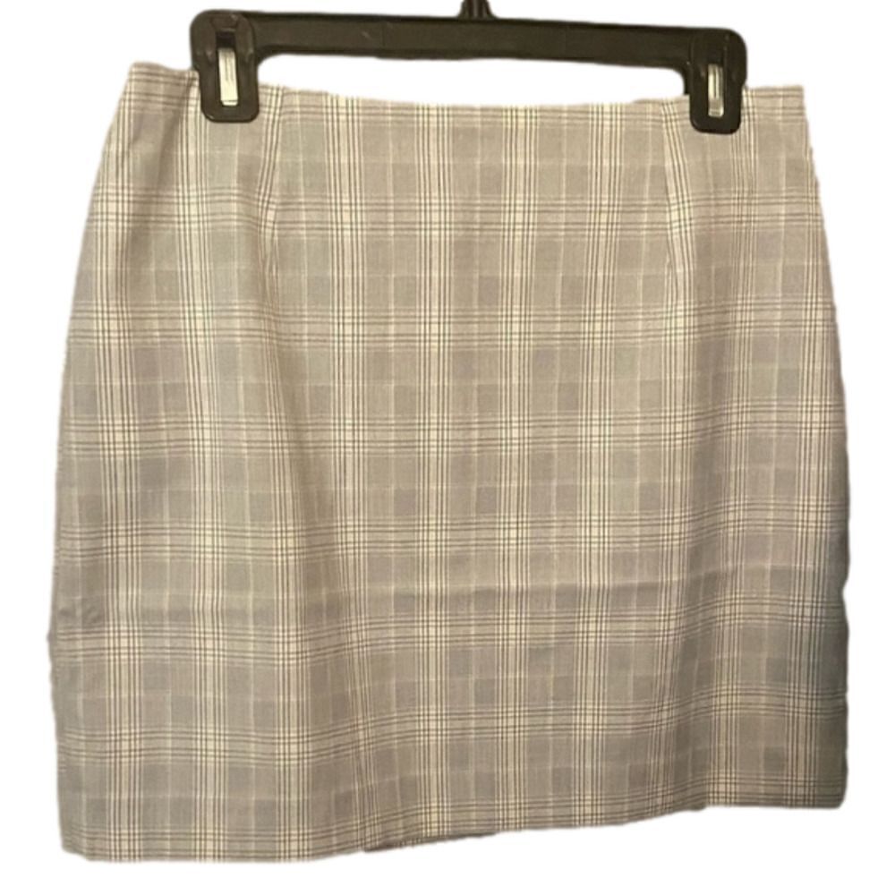 Women’s Grey Plaid Zip and Button Up Skirt